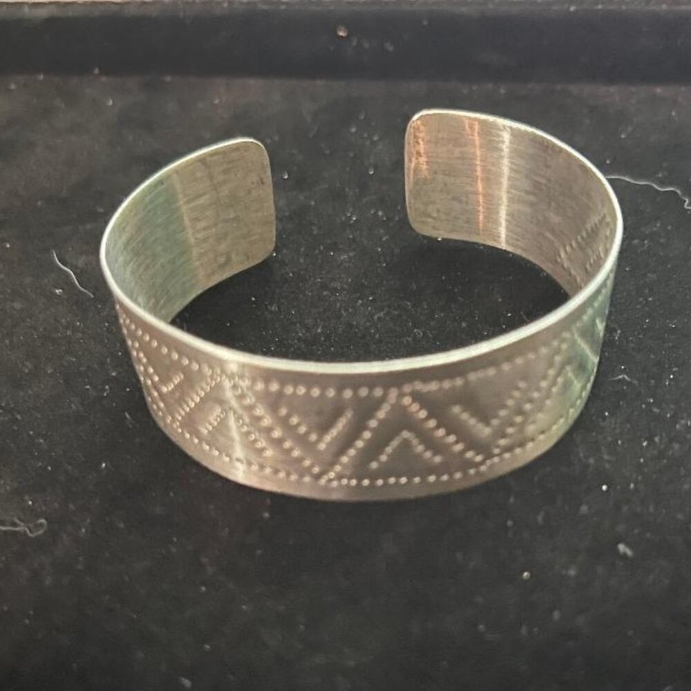 Punch Design Thin Metal Cuff Bracelet
